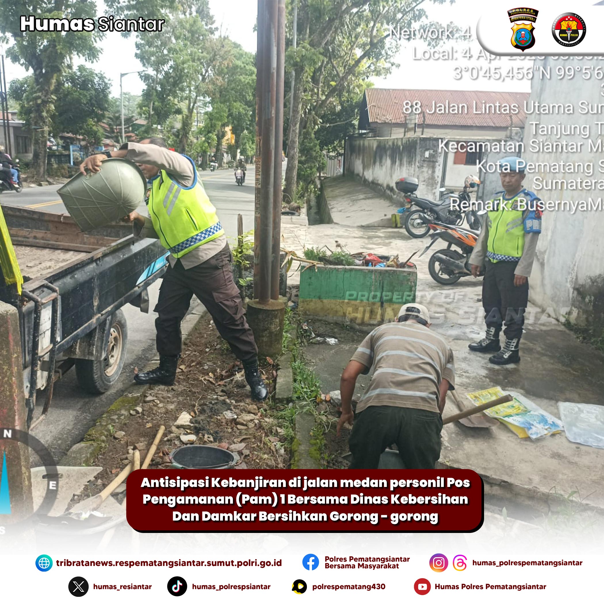 Antisipasi Kebanjiran di jalan medan personil Pos Pengamanan (Pam) 1 Bersama Dinas Kebersihan Dan Damkar Bersihkan Gorong – gorong